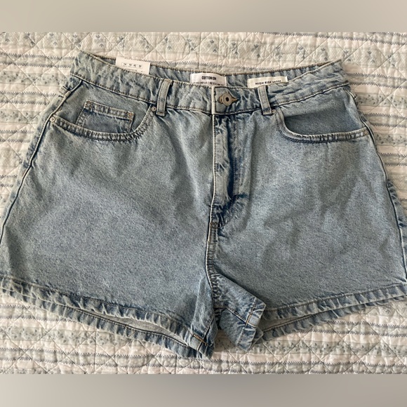 Cotton On Pants - Cotton On High Rise Mom Denim shorts- brand NEW with tags